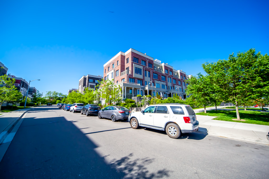 17-115-long-branch-ave-etobicoke-1