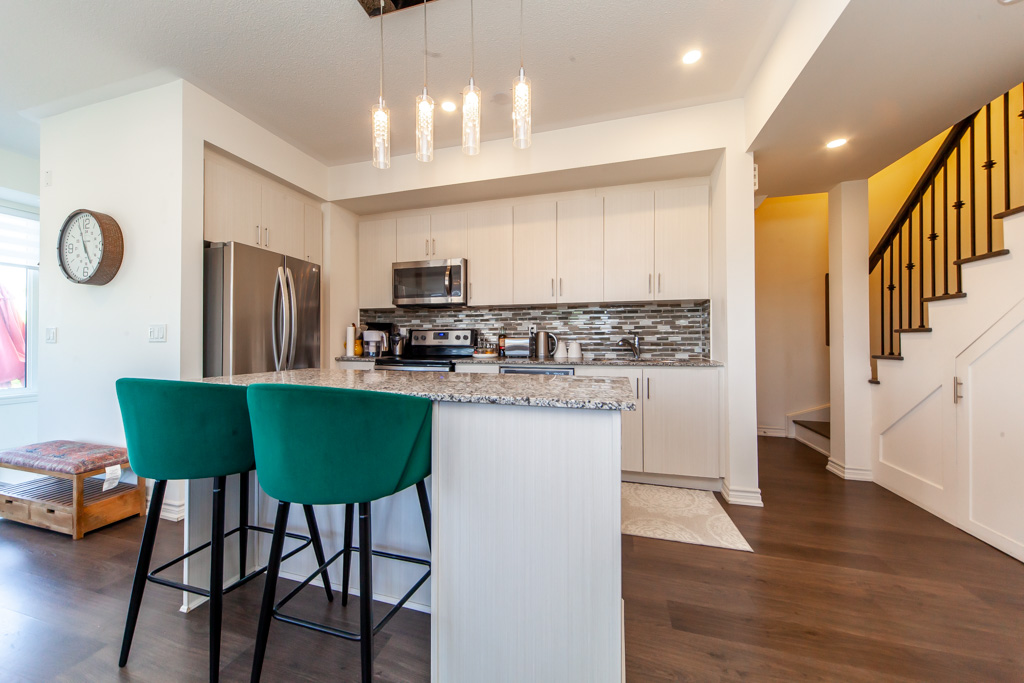 17-115-long-branch-ave-etobicoke-20