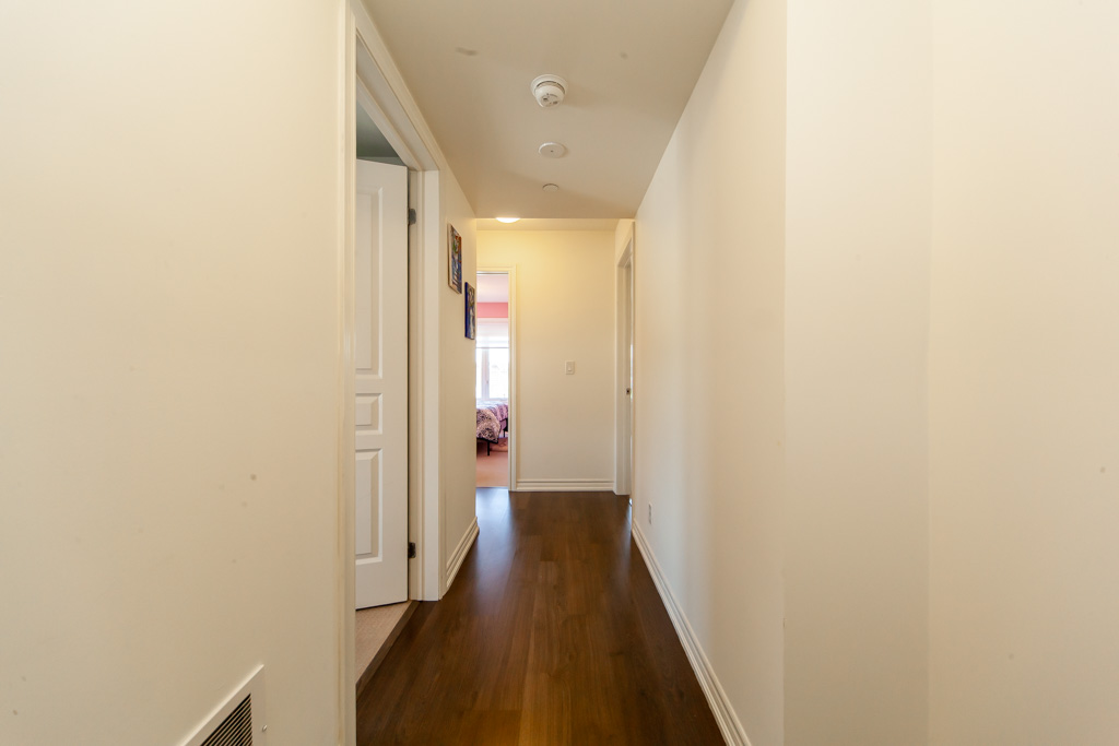 17-115-long-branch-ave-etobicoke-27