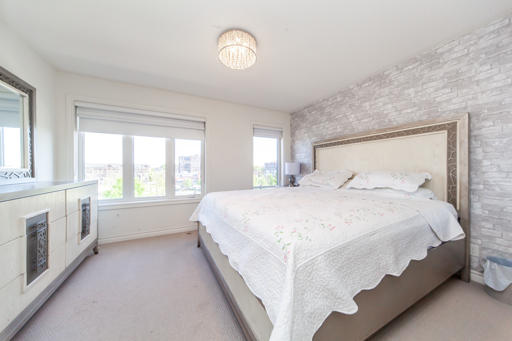 17-115-long-branch-ave-etobicoke-28