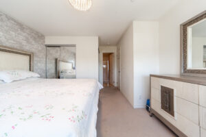 17-115-long-branch-ave-etobicoke-30