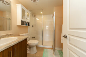 17-115-long-branch-ave-etobicoke-32