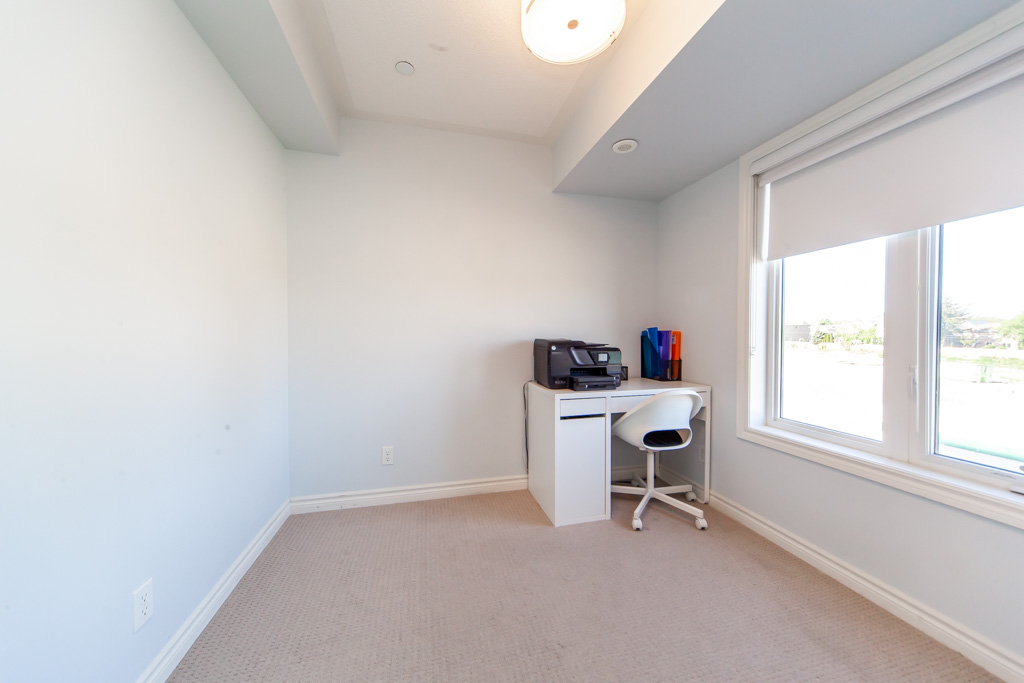 17-115-long-branch-ave-etobicoke-36