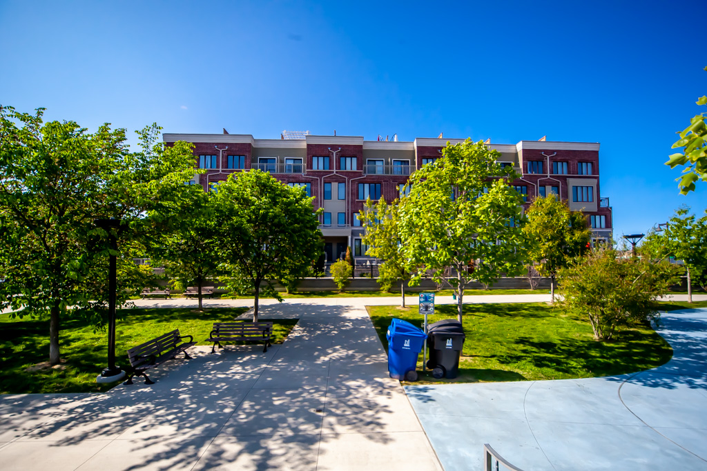 17-115-long-branch-ave-etobicoke-4