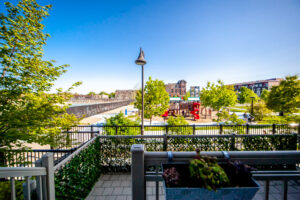 17-115-long-branch-ave-etobicoke-41