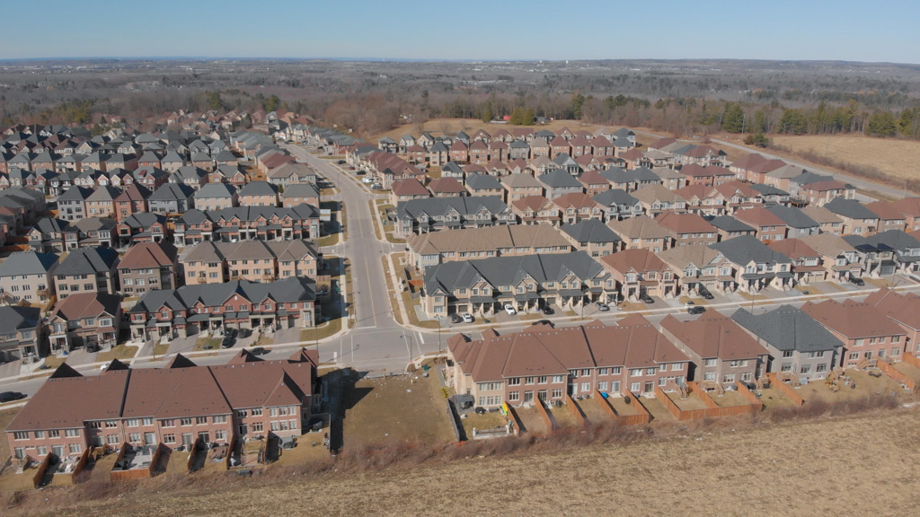 330-silk-twist-dr-east-gwillimbury-aerial-1