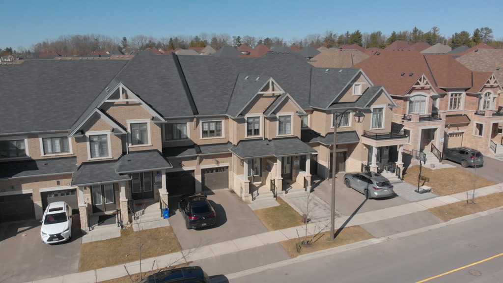 330-silk-twist-dr-east-gwillimbury-aerial-5