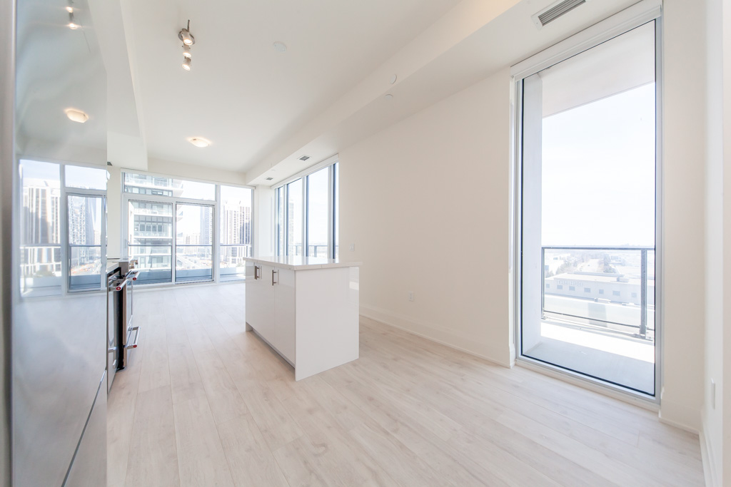 605-8960-jane-st-toronto-10