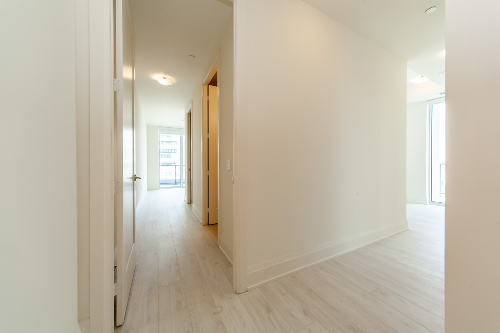 605-8960-jane-st-toronto-22