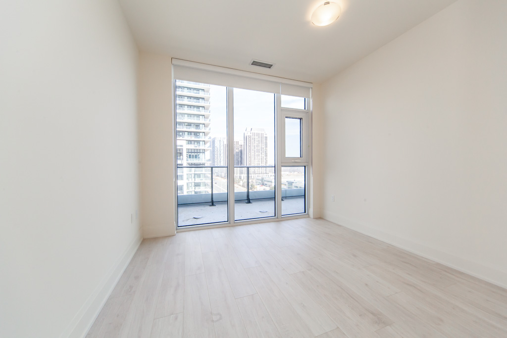 605-8960-jane-st-toronto-23