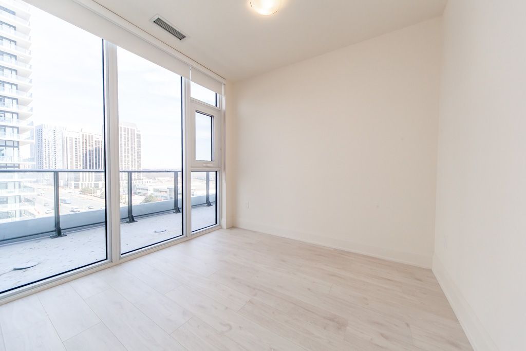 605-8960-jane-st-toronto-25