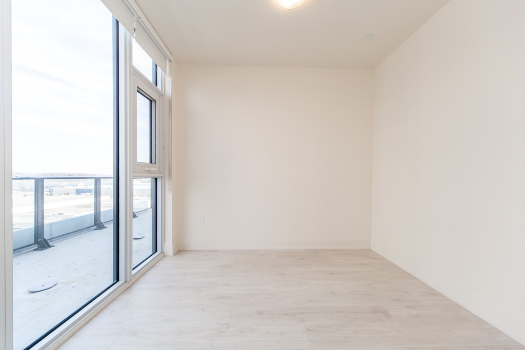 605-8960-jane-st-toronto-26