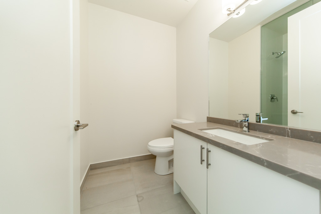 605-8960-jane-st-toronto-29