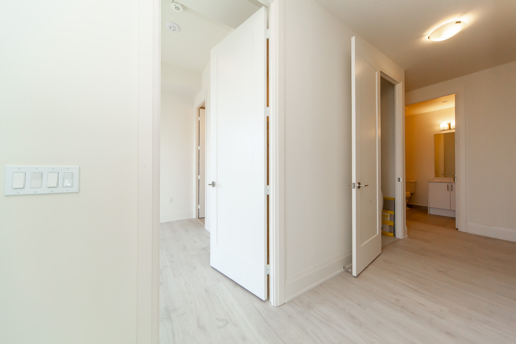 605-8960-jane-st-toronto-31