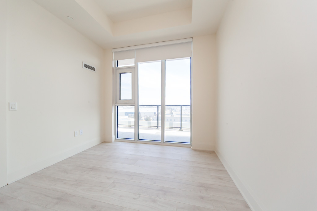 605-8960-jane-st-toronto-34