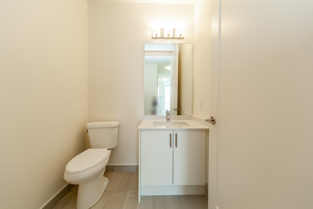 605-8960-jane-st-toronto-40