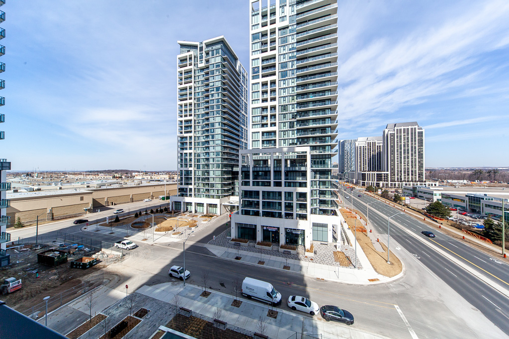 605-8960-jane-st-toronto-45