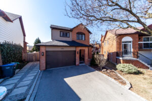 904-thistle-down-cir-mississauga-2