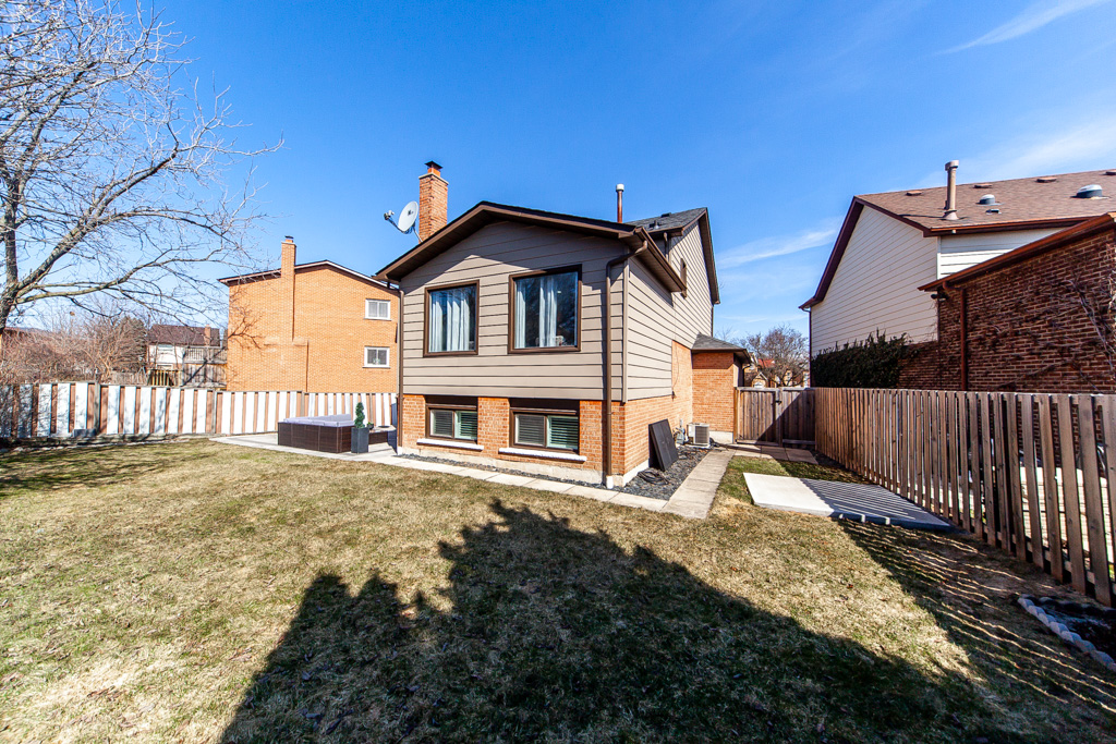 904-thistle-down-cir-mississauga-48