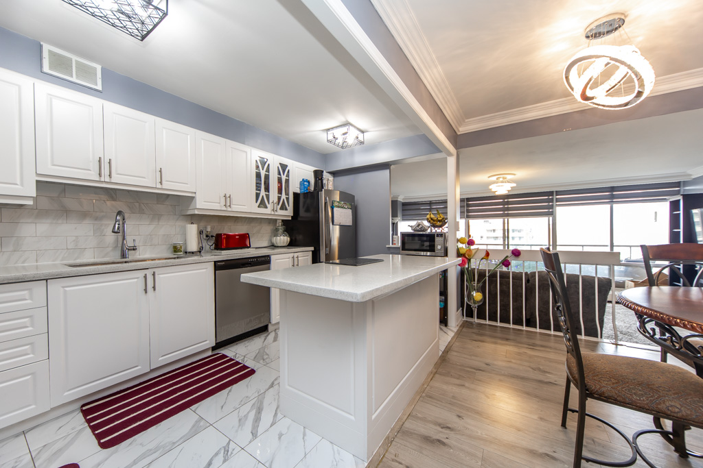 1103-9-four-winds-dr-north-york-21