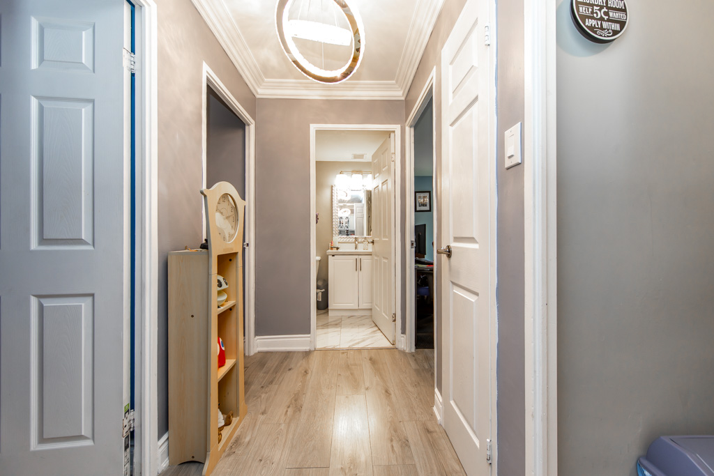 1103-9-four-winds-dr-north-york-26