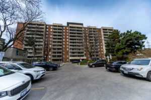 1103-9-four-winds-dr-north-york-6