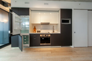 1507-170-bayview-ave-toronto-20