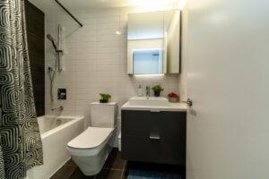 1507-170-bayview-ave-toronto-34