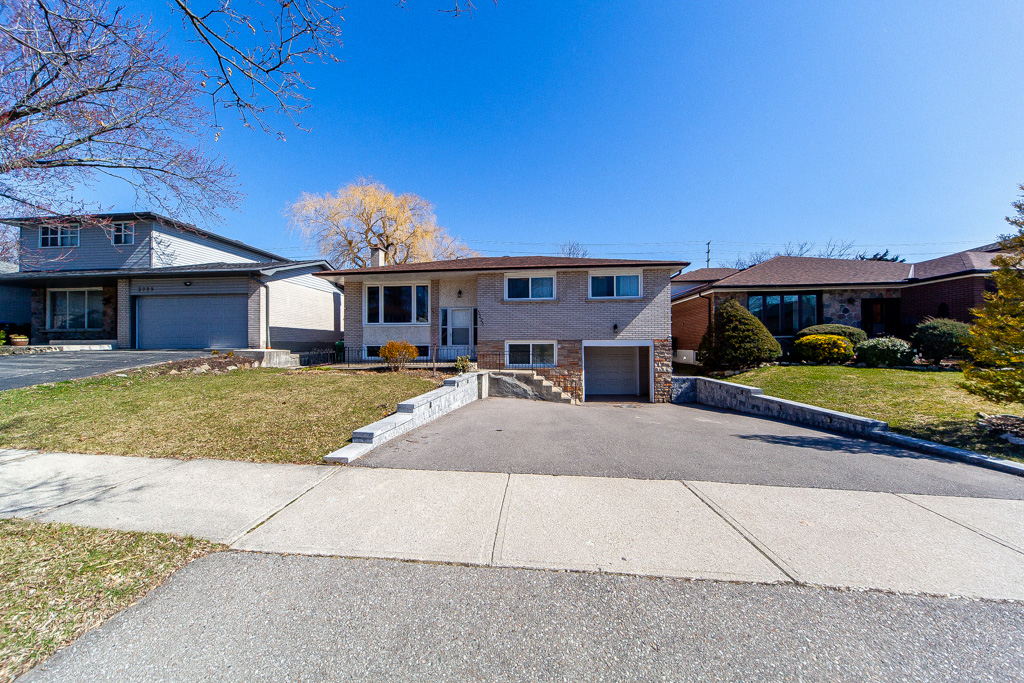 3223-ibbetson-cres-mississauga-1
