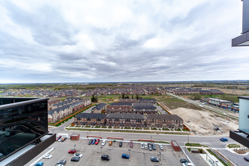 1819-2550-simcoe-st-n-oshawa-23