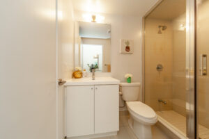 1819-2550-simcoe-st-n-oshawa-31