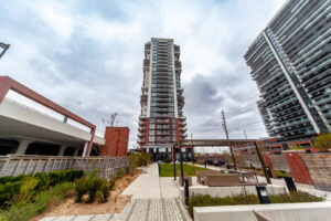 1819-2550-simcoe-st-n-oshawa-46