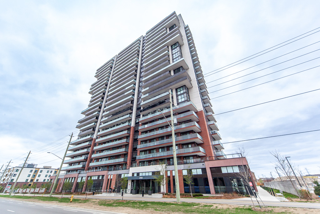 1819-2550-simcoe-st-n-oshawa-exteriors-4