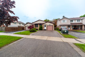 2819-bucklepost-cres-mississauga-1