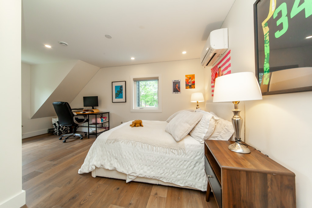 29-pinewood-trail-mississauga-43