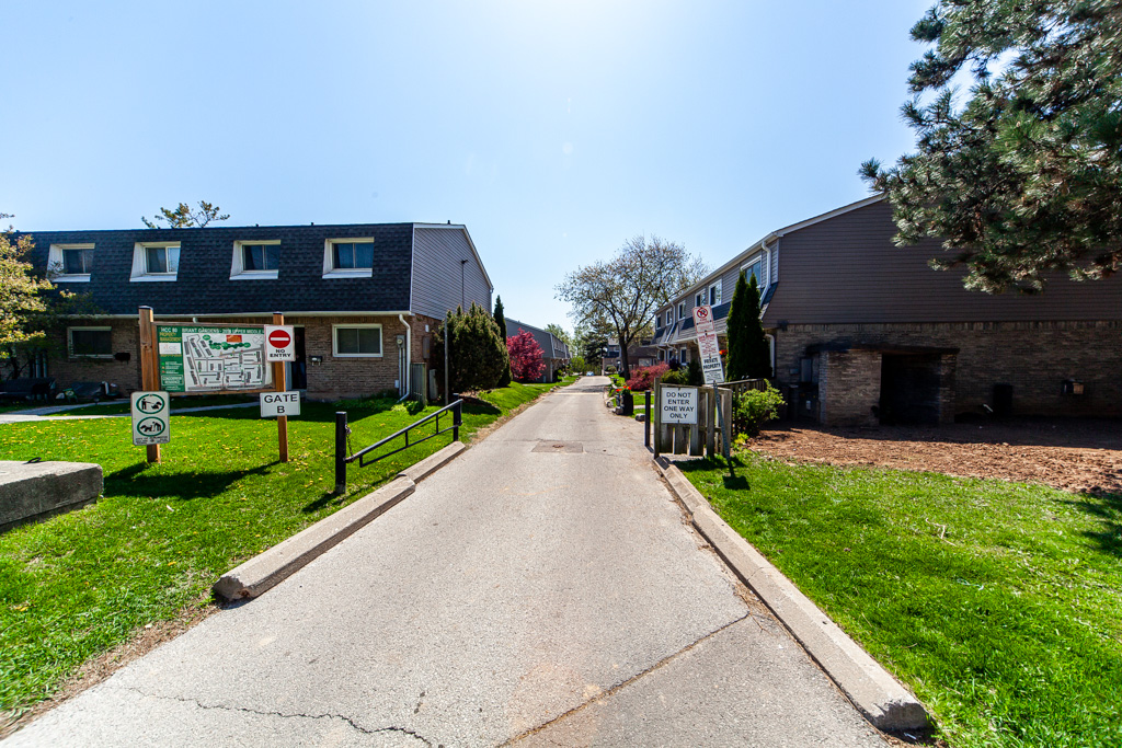 88-2050-upper-middle-rd-burlington-1