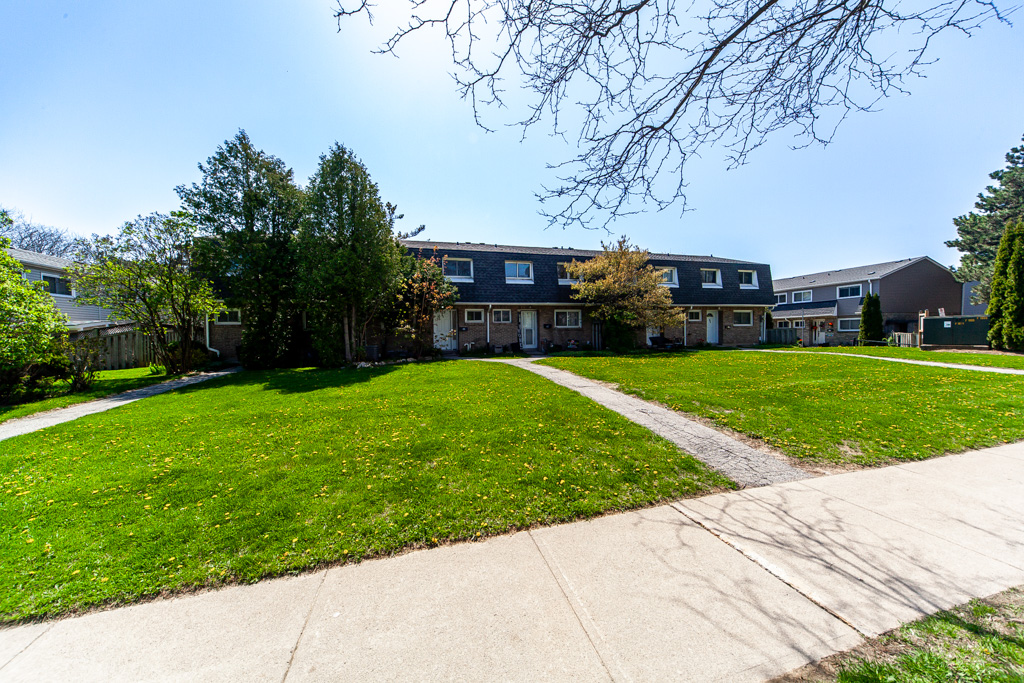 88-2050-upper-middle-rd-burlington-2