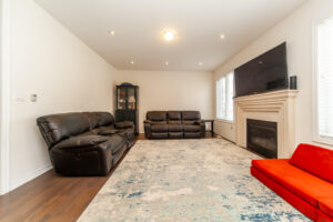 183-beaveridge-ave-oakville-14