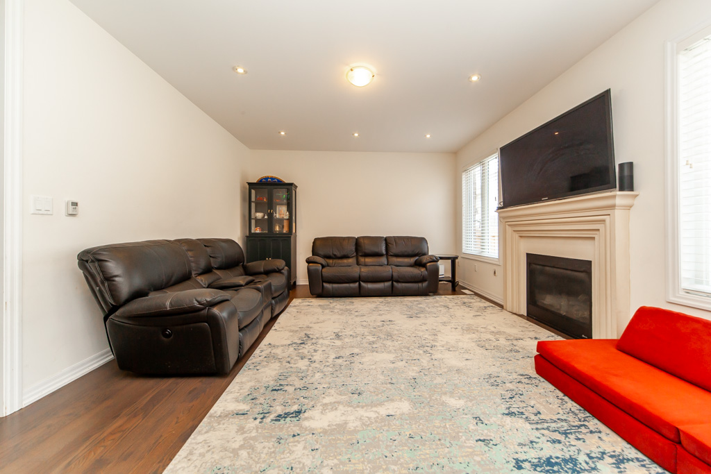 183-beaveridge-ave-oakville-14