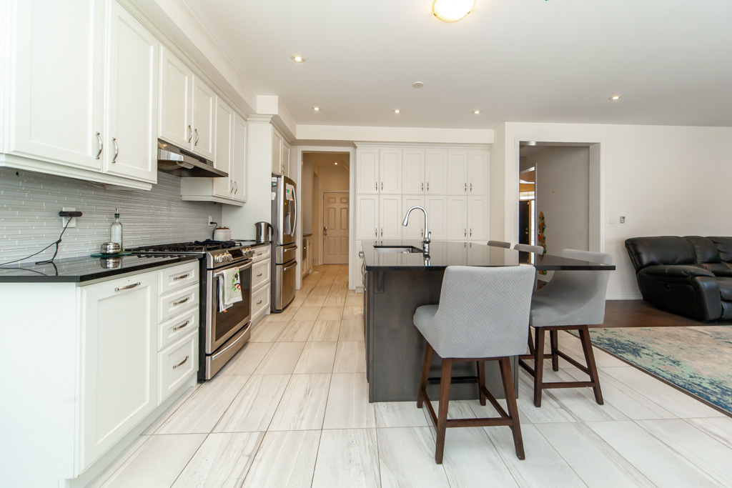 183-beaveridge-ave-oakville-19
