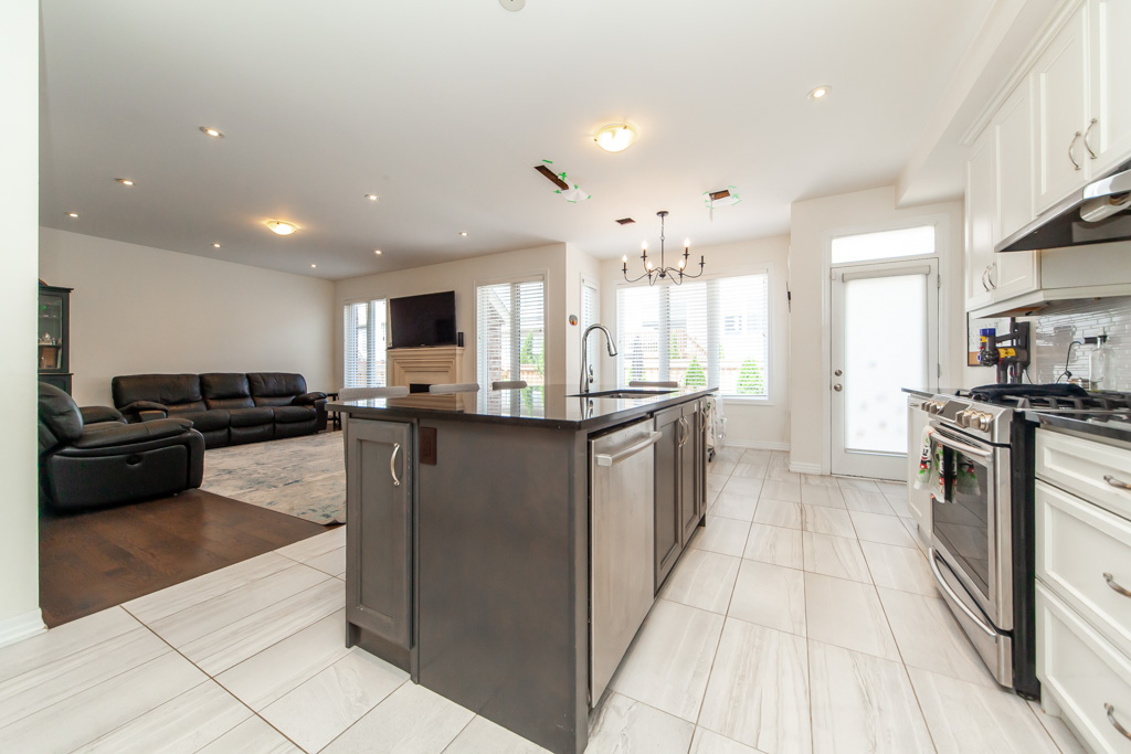 183-beaveridge-ave-oakville-22