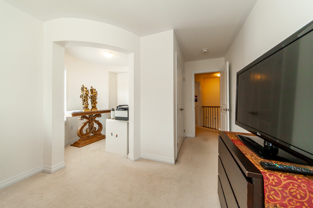 183-beaveridge-ave-oakville-36