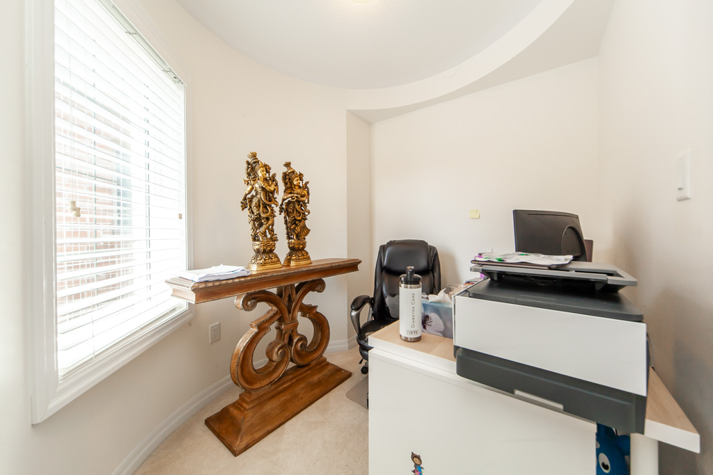 183-beaveridge-ave-oakville-37