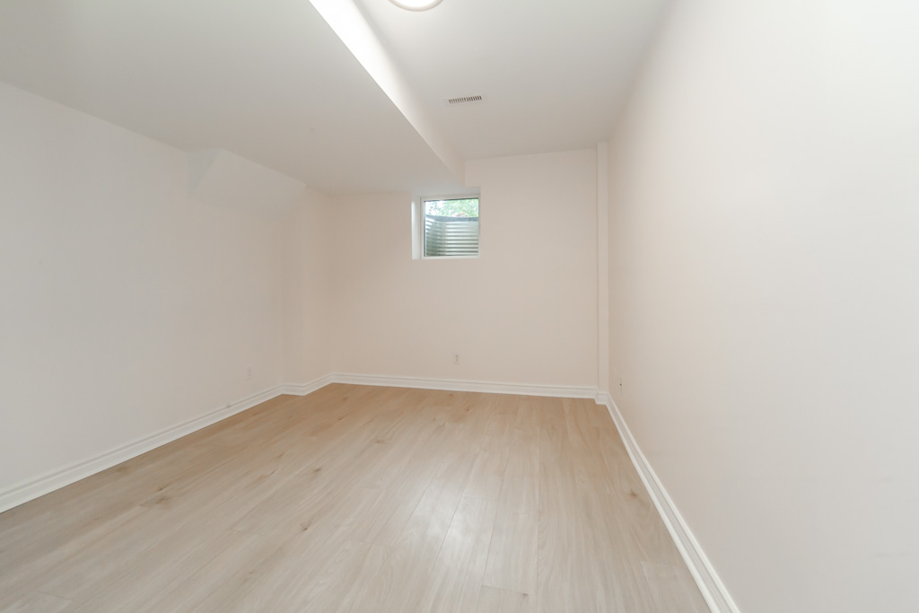 22-branstone-dr-whitby-lower-level-28