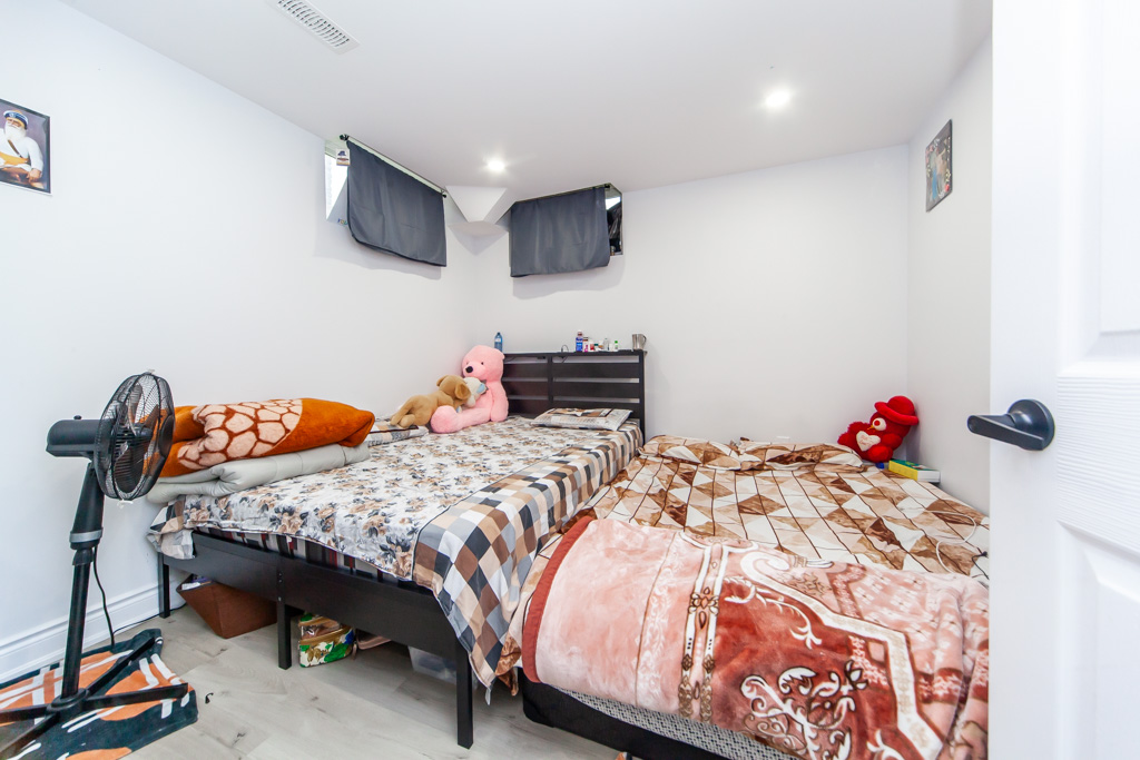 55-rockcliffe-dr-kitchener-v3-46