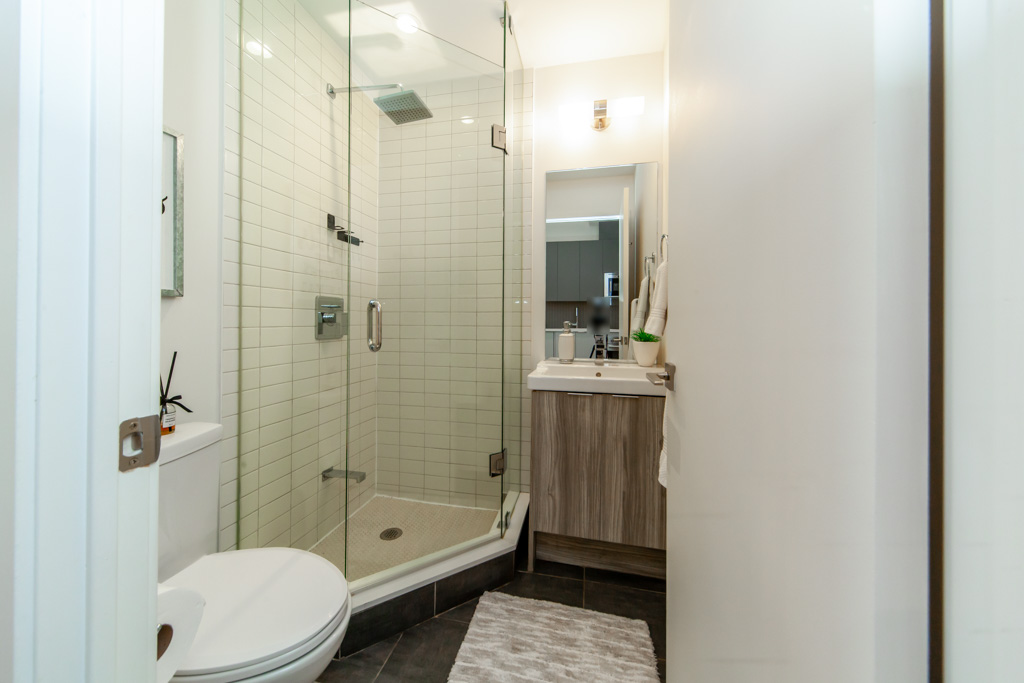 606-2908-highway-7-vaughan-29