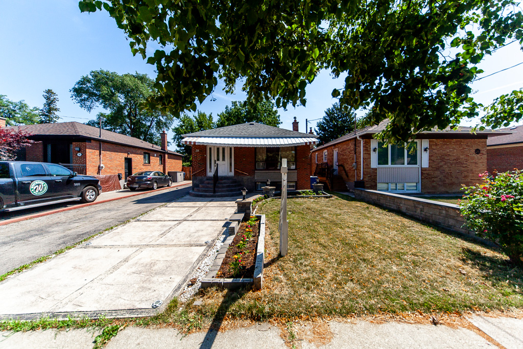 28-stevenharris-dr-etobicoke-1