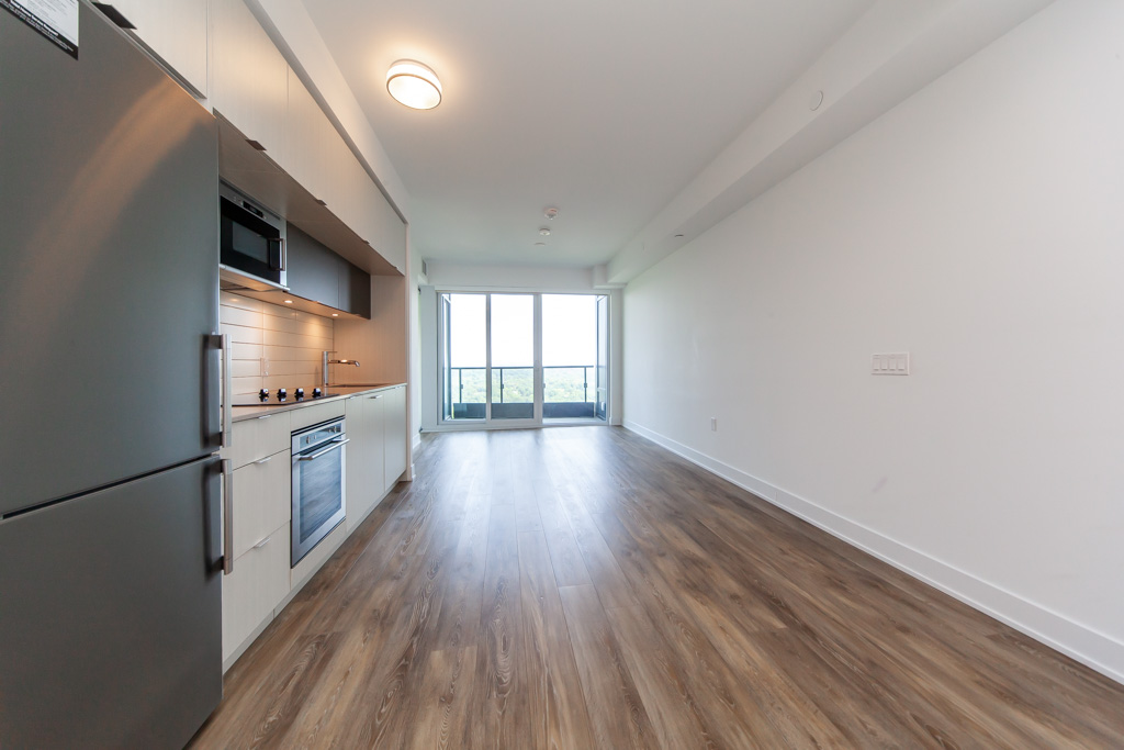 2924-585-bloor-st-e-toronto-10