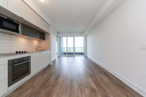 2924-585-bloor-st-e-toronto-11
