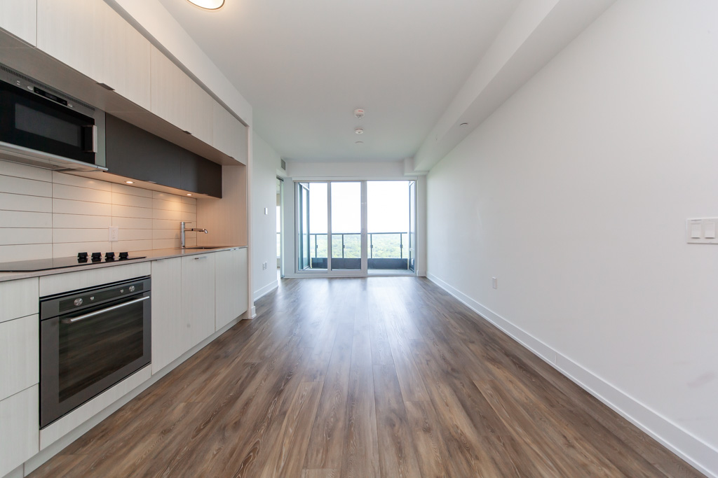 2924-585-bloor-st-e-toronto-11